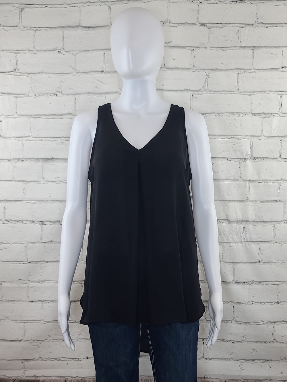 Rue 21 Classic Drapey Flowy Sleeveless V-Neck Hi-Lo Hem Semi Sheer Blouse Black